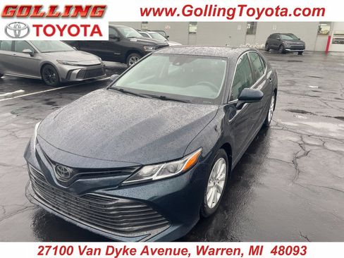 Used 2020 Toyota Camry LE image 1