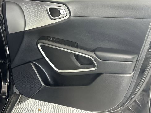 Used 2020 Kia Soul LX image 31