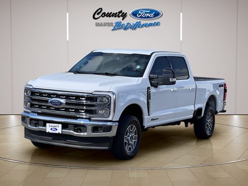 Used 2024 Ford F250 Lariat AWD/4WD image 2