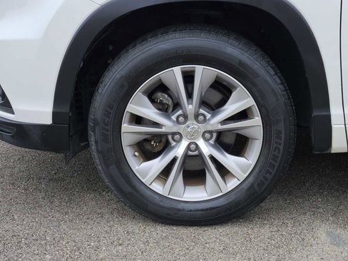 Used 2015 Toyota Highlander XLE image 9