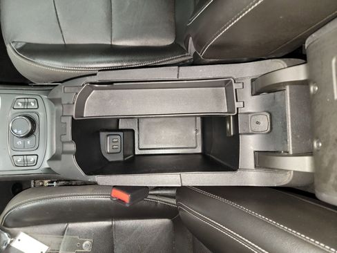 Used 2022 GMC Terrain SLT FWD image 28
