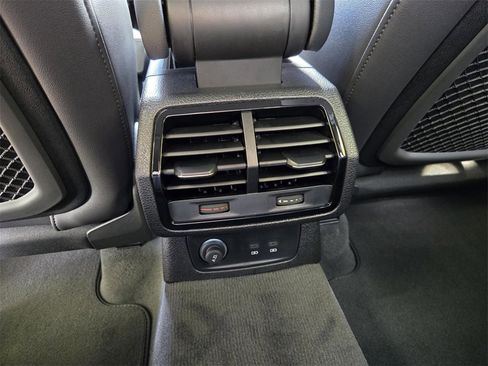 New 2025 Audi Q3 2.0T Premium image 10