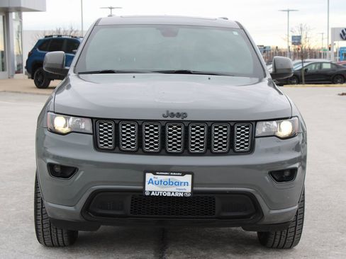 Used 2022 Jeep Grand Cherokee Laredo X image 2