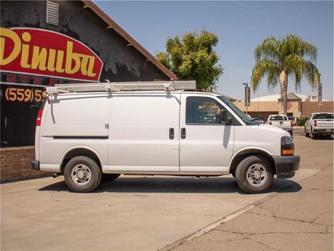 Used 2021 Chevrolet Express 2500 w/ Communications Package RWD image 7
