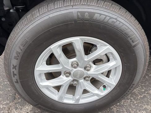 Used 2023 Jeep Wrangler Sport S image 30