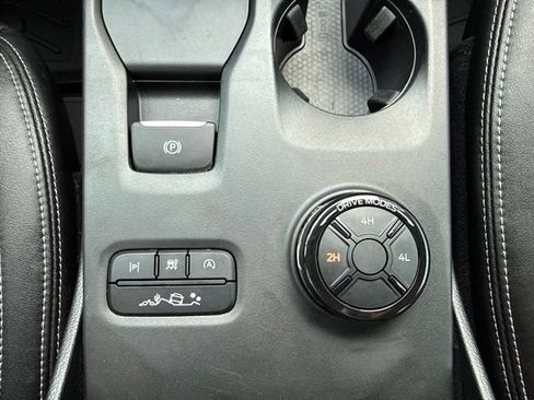 Used 2024 Ford Ranger Lariat w/ FX4 Off-Road Package AWD/4WD image 32