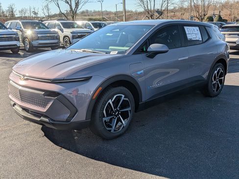 New 2026 Chevrolet Equinox EV LT image 3