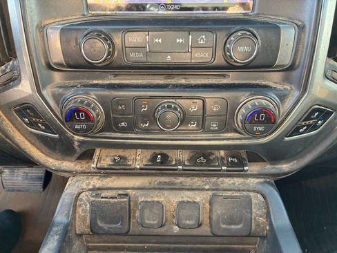 Used 2018 Chevrolet Silverado 1500 LTZ w/ Texas Edition AWD/4WD image 11