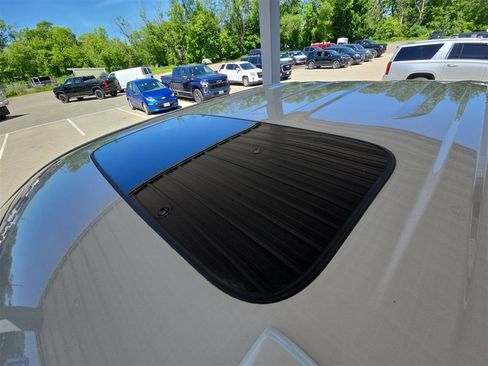 Used 2025 Chevrolet Silverado 1500 LTZ AWD/4WD image 19