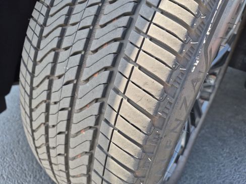Used 2024 GMC Yukon XL Denali AWD/4WD image 12