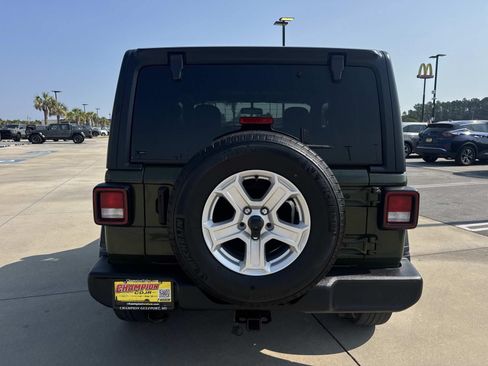 Used 2021 Jeep Wrangler Sport AWD/4WD image 6
