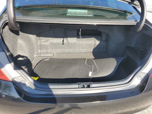 Used 2015 Toyota Camry XLE image 5