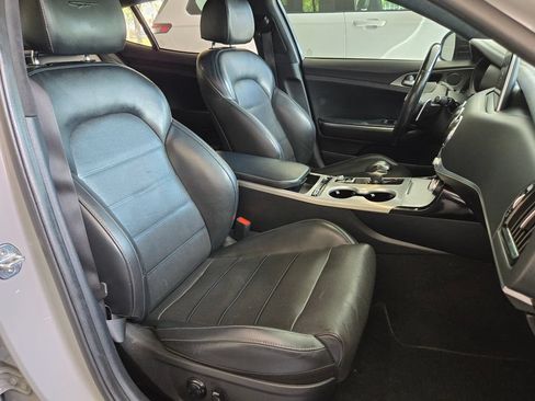 Used 2019 Kia Stinger GT2 image 31
