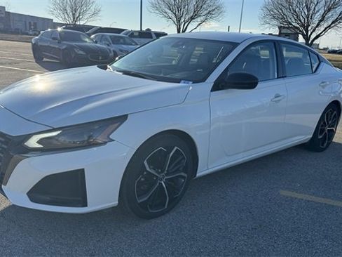 Used 2024 Nissan Altima 2.5 SR image 4