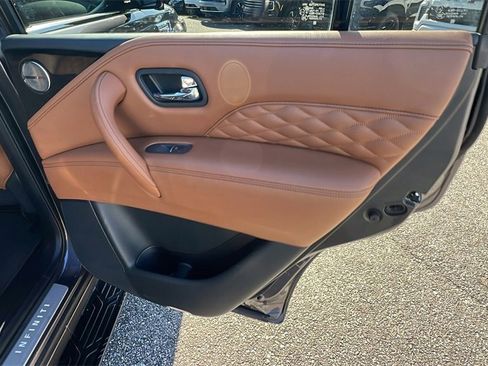 Used 2024 INFINITI QX80 Sensory w/ Cargo Package image 19