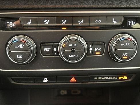 Used 2019 Volkswagen Atlas SE w/ Towing Package image 4