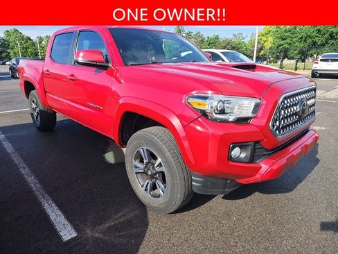 Used 2019 Toyota Tacoma TRD Sport AWD/4WD image 3