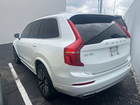 Used 2020 Volvo XC90 T5 Momentum w/ Protection Package Premier FWD image 2
