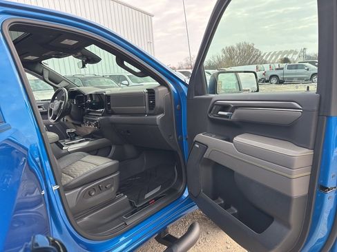 Used 2022 Chevrolet Silverado 1500 ZR2 w/ Technology Package image 29