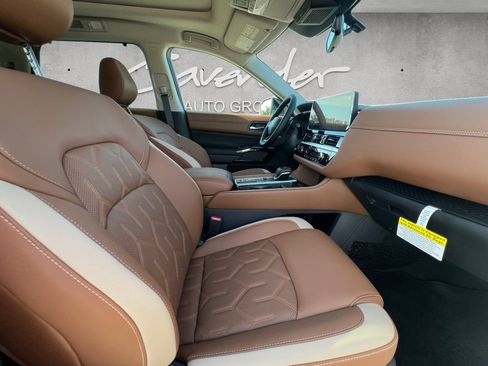 New 2026 Nissan Pathfinder Platinum FWD image 25