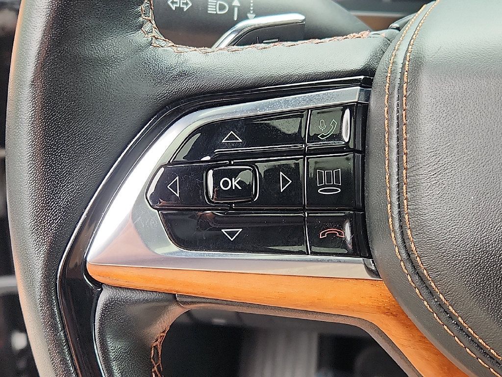 Used 2023 Jeep Grand Cherokee Summit AWD/4WD image 22