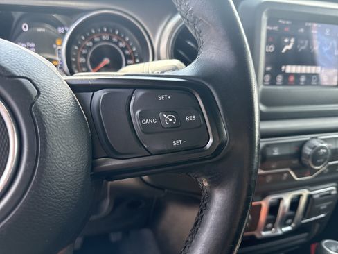 Used 2020 Jeep Wrangler Sport AWD/4WD image 22