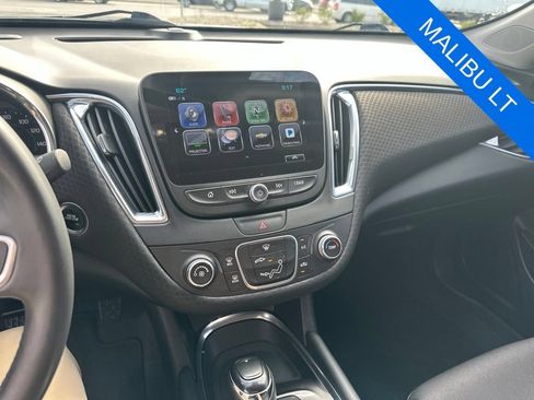 Used 2018 Chevrolet Malibu LT w/ Driver Confidence Package FWD image 15