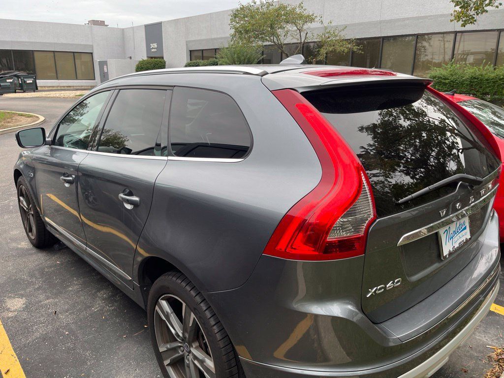 Used 2017 Volvo XC60 T5 Dynamic w/ Advanced Package AWD/4WD image 9