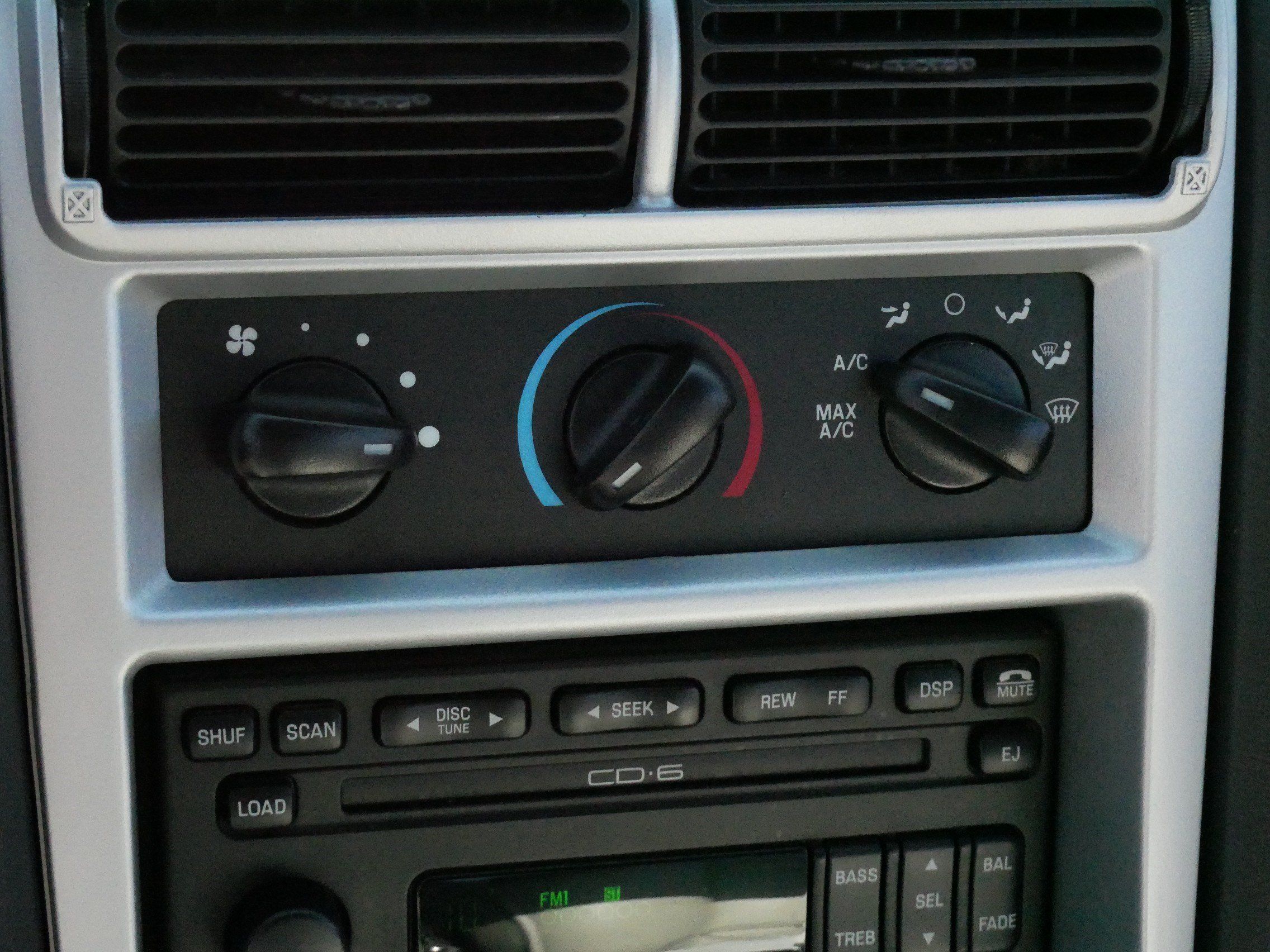 Used 2002 Ford Mustang Convertible RWD image 20