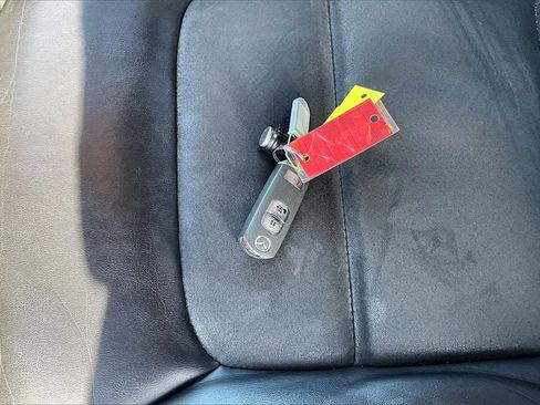 Used 2019 MAZDA CX-5 Touring image 10