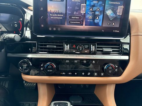New 2026 Nissan Pathfinder Platinum AWD/4WD image 20