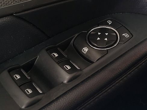 Used 2019 Ford Explorer XLT w/ Equipment Group 202A FWD image 27