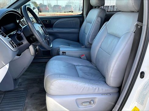 Used 2003 Toyota Sienna XLE image 7