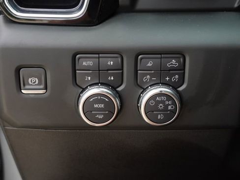 Used 2024 GMC Sierra 2500 Denali Ultimate AWD/4WD image 23