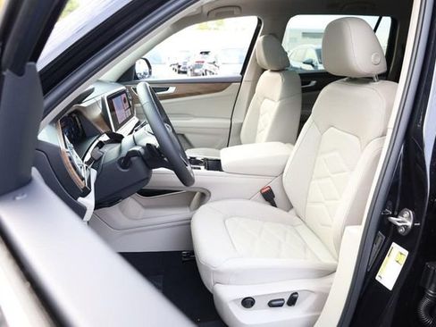 New 2026 Volkswagen Atlas SE image 10