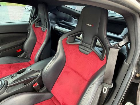 Used 2020 Nissan 370Z NISMO RWD image 15