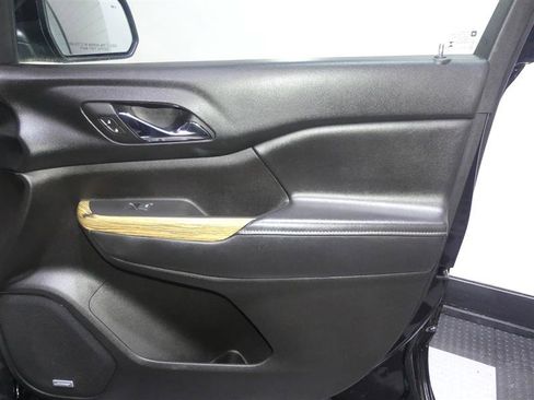 Used 2018 GMC Acadia Denali w/ Technology Package image 19