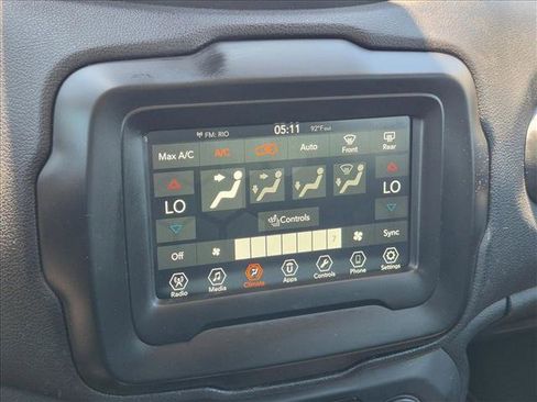 Used 2018 Jeep Renegade Trailhawk AWD/4WD image 14