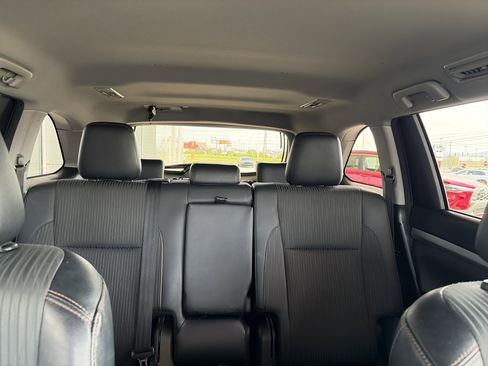 Used 2017 Toyota Highlander Plus image 26