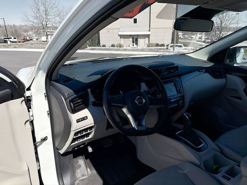 Used 2022 Nissan Rogue Sport SV image 10