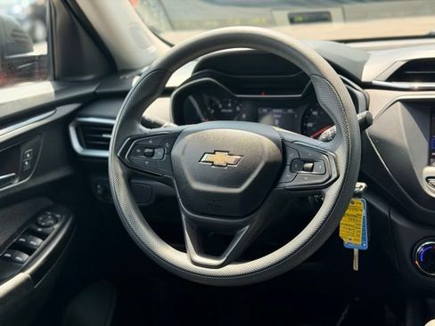 Used 2021 Chevrolet TrailBlazer LS FWD image 19