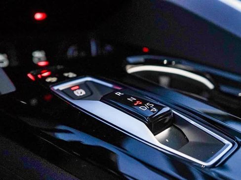 New 2025 Audi Q5 Premium Plus image 25