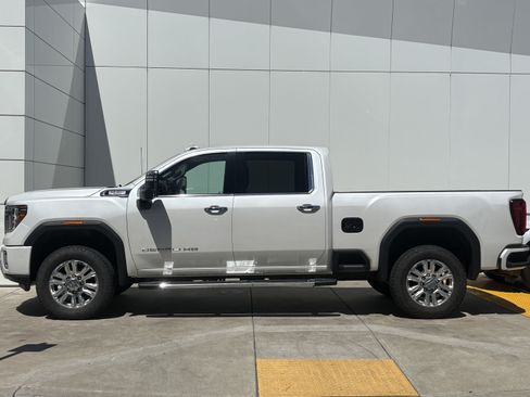 Used 2023 GMC Sierra 3500 Denali w/ Denali Ultimate Package AWD/4WD image 4