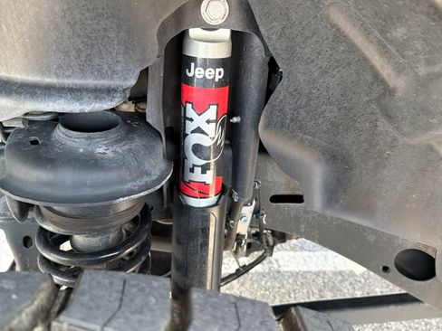 Used 2022 Jeep Gladiator Rubicon w/ LED Lighting Group AWD/4WD image 10