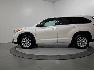 Used 2014 Toyota Highlander LE FWD video 2