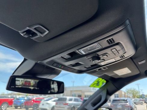 Used 2023 Chevrolet Suburban RST w/ Sport Performance Package image 45