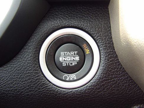 Used 2024 RAM 2500 Laramie w/ Safety Group AWD/4WD image 22