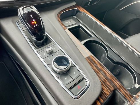 Used 2023 Cadillac Escalade Premium Luxury image 20