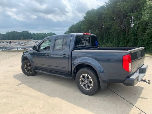 Used 2019 Nissan Frontier Desert Runner RWD image 12