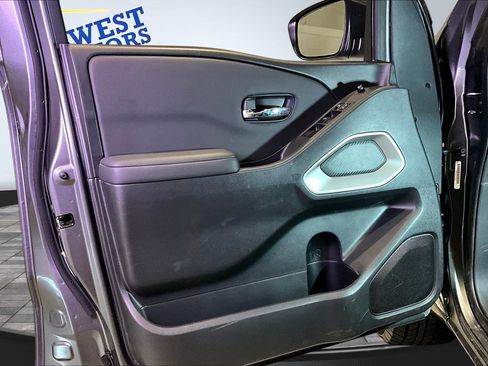 Used 2024 Nissan Frontier SV w/ Technology Package AWD/4WD image 21